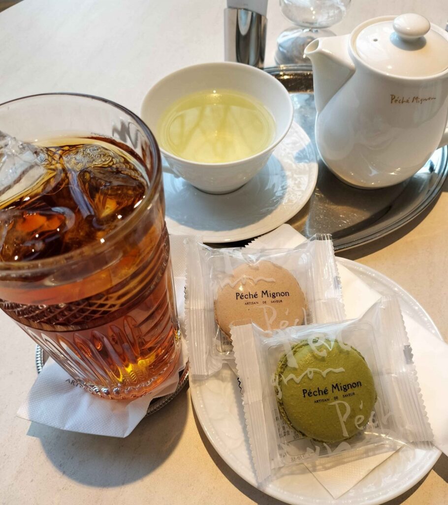 東京新丸ビルのカフェのペシェミニヨン