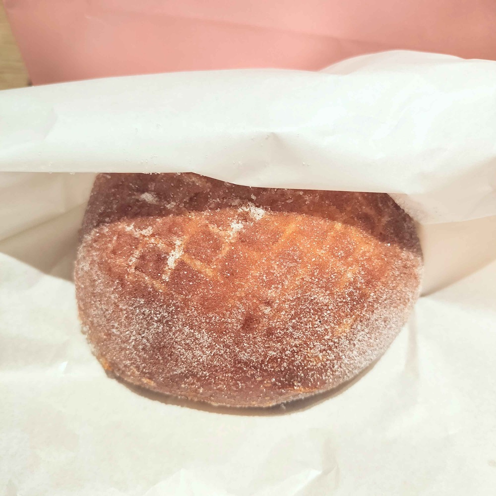 横浜ワールドポーターズ1階のレナーズのマラサダ