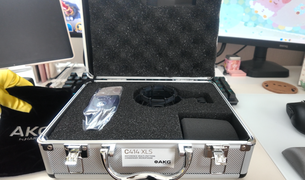 AKGのコンデンサーマイクC414XLSセット内容