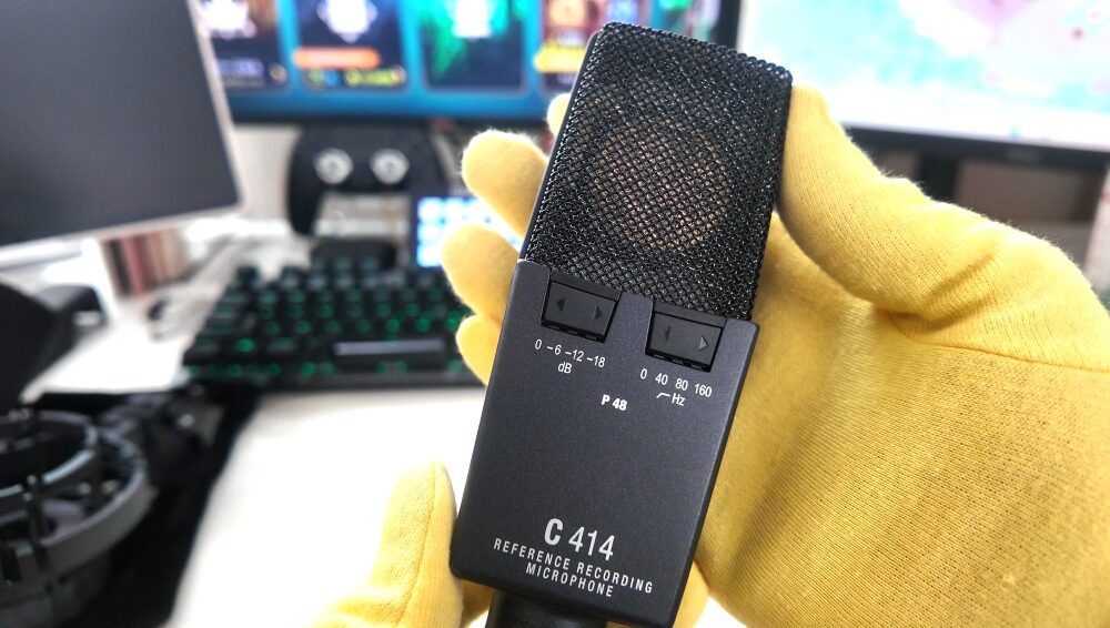 AKGのコンデンサーマイクC414XLS本体裏