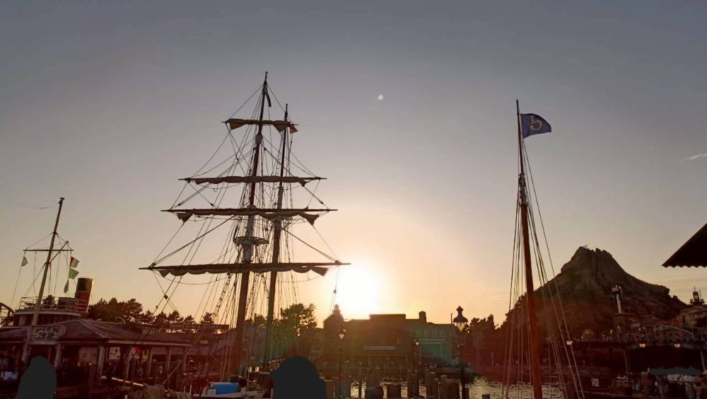 東京ディズニーシーの夕焼け