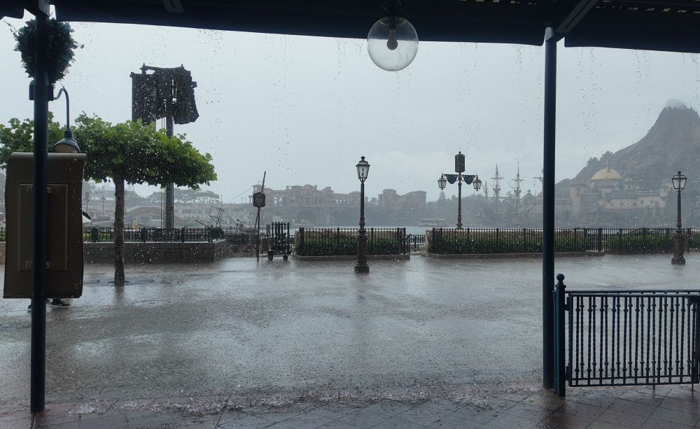 豪雨のメディテレニアンハーバー
