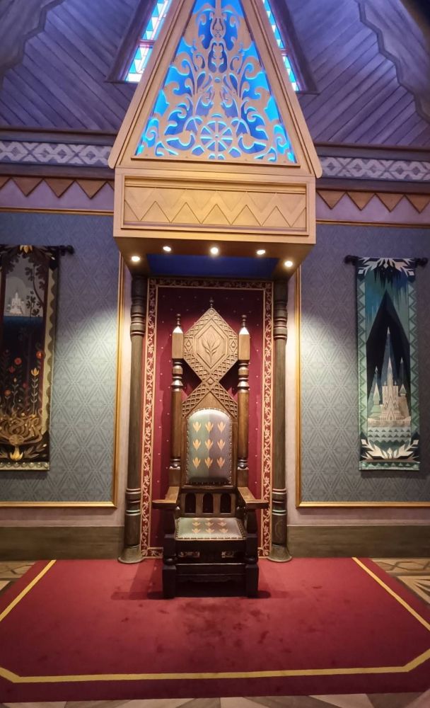 東京ディズニーシーのアレンデール・ロイヤルバンケットの玉座