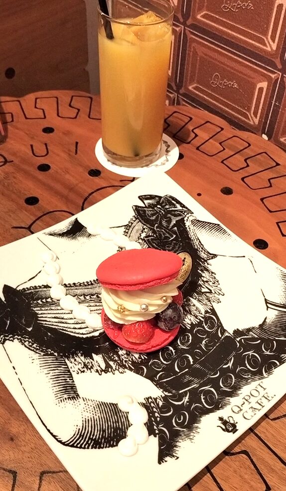 キューポットカフェのネックレスプレート