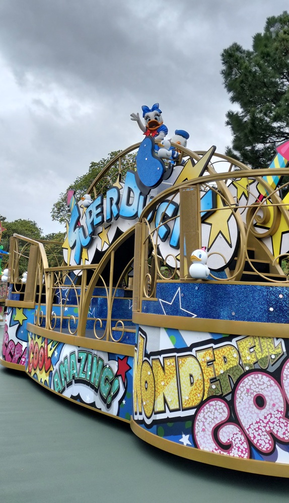 東京ディズニーランドのドナルドのクワッキー・ダック！ダック！ダックシティ！のデイジー