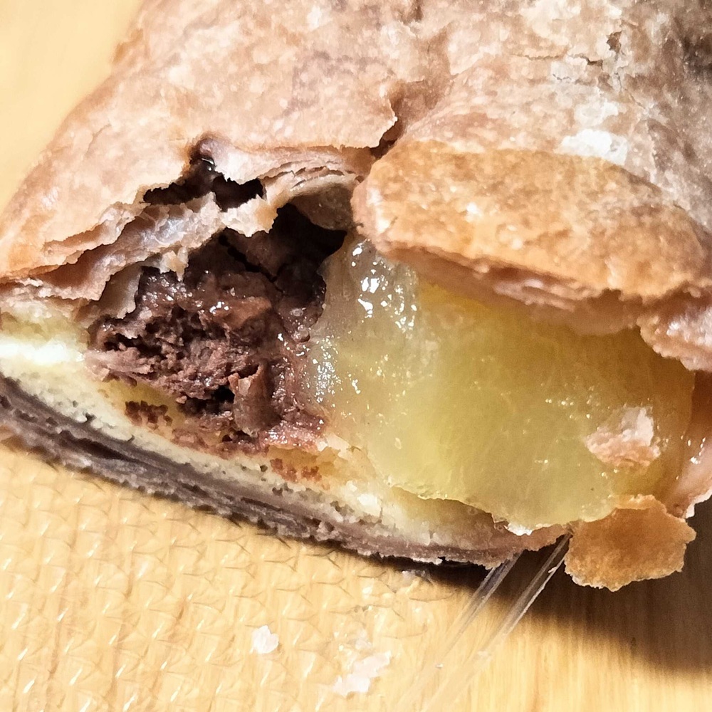 ディズニーランドで購入したスティックアップルパイのチョコレート