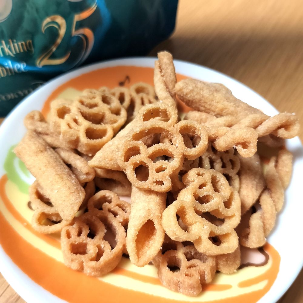 東京ディズニーシーパーク内で購入したお土産の25周年パスタスナック