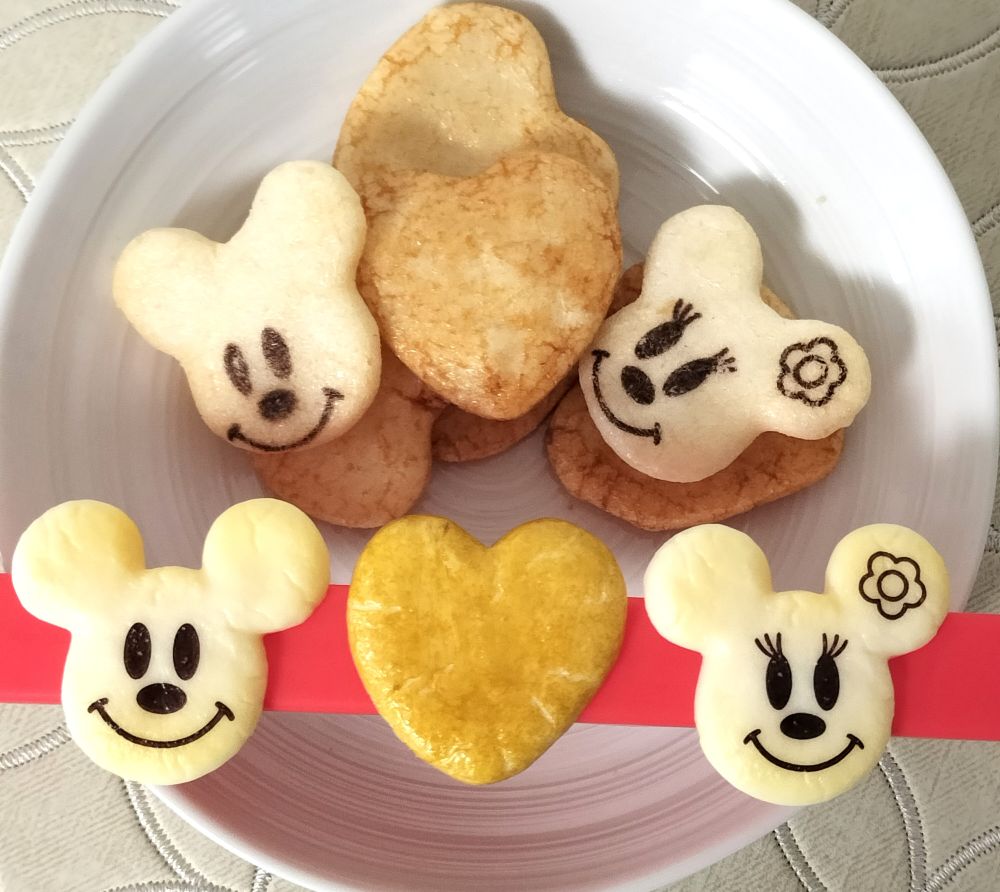 東京ディズニーシーパーク内で購入したお土産のおせんべい
