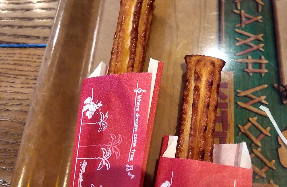 東京ディズニーランドのクリームブリュレ風チュロス