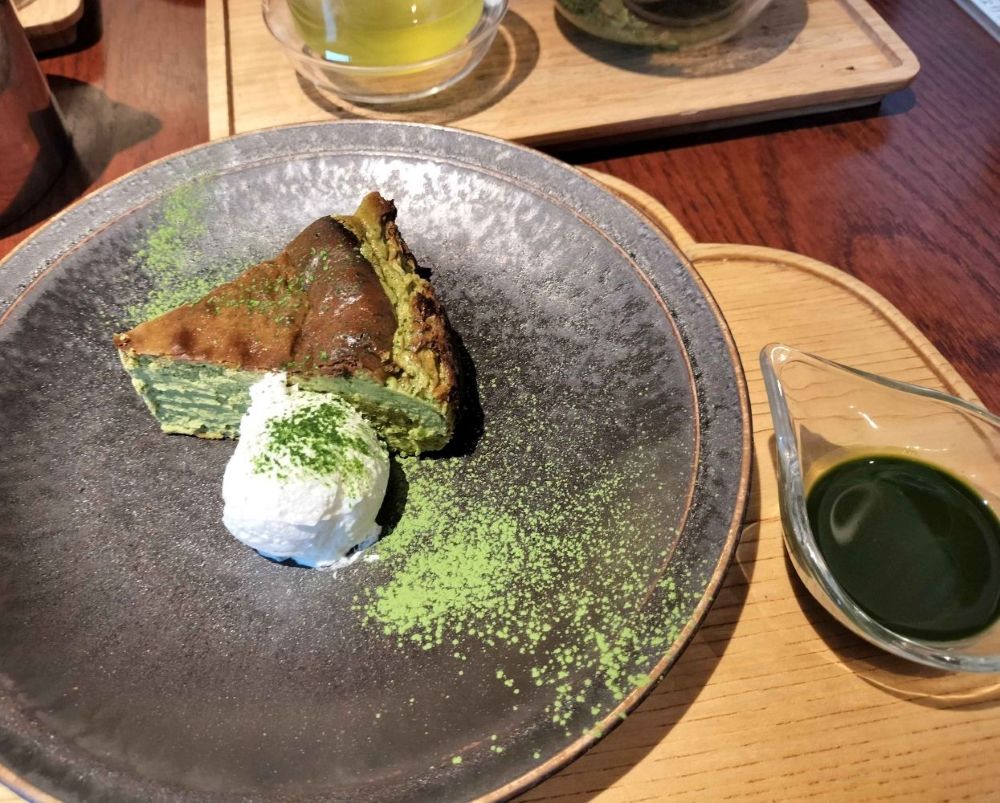 藤井茗縁の抹茶のバスクチーズケーキ