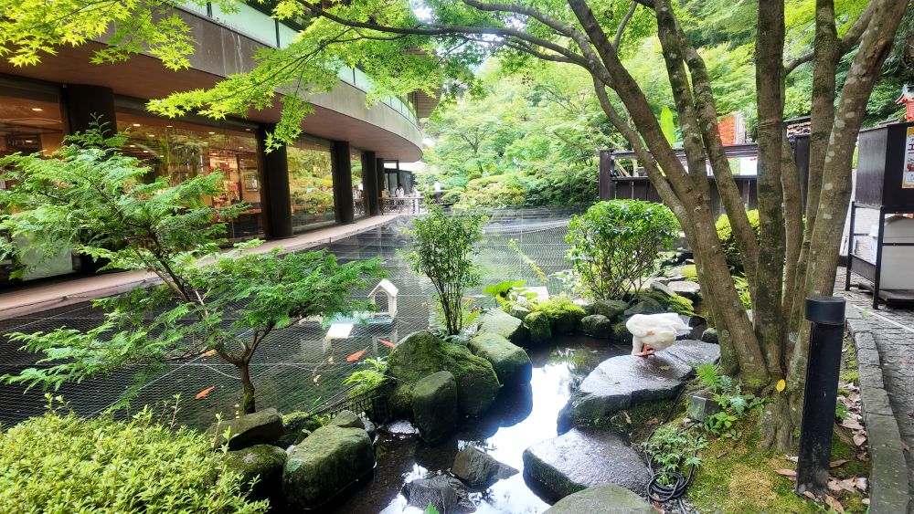 箱根の旅館「天成園」の庭