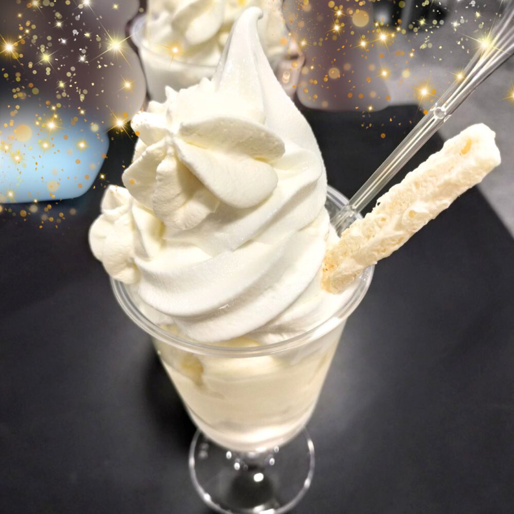 2026年4月の横浜高島屋での大北海道展で食べた円山牛乳の別海町ダブルソフトクリームの白いパフェ