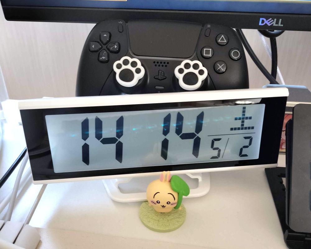 バックライト付き電池式の電波時計